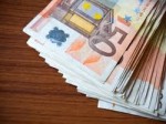 La asistencia financiera y social a todas las personas